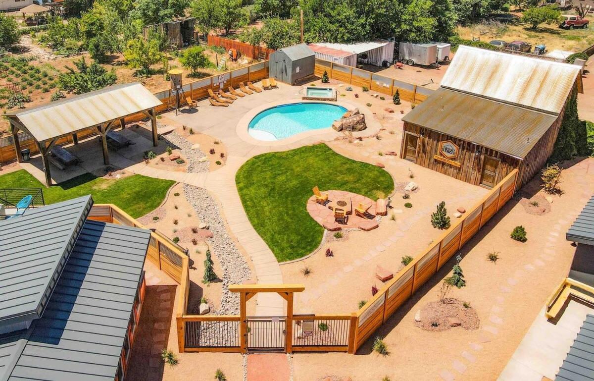 Timber & Tin D 2Bed 2Bath W Pool & Rooftop Deck Канаб Экстерьер фото